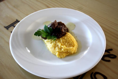 bocconcini di cinghiale con polenta di mais ottofile